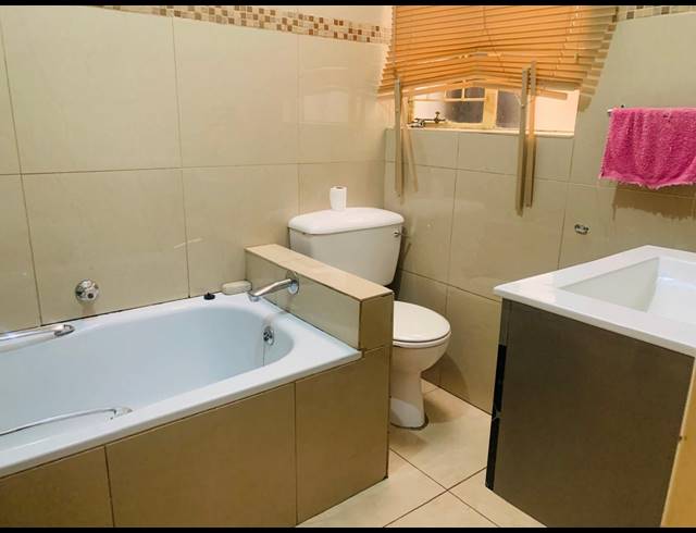 3 BEDROOM TOWNHOUSE FOR SALE IN VANDERBIJLPARK CW 3
